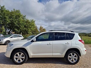 TOYOTA RAV 4 Rav4 2.2 D-4D Executive Navi