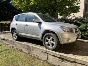 TOYOTA RAV 4 Rav4 2.2 D-4D X