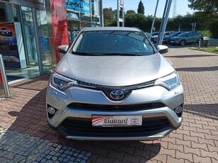 TOYOTA RAV 4 Rav4 2.5 Hybrid Executive MY18 e-CVT 1. tulaj. B. Mentes. Végig szervizelt. Akár 3 év Garancia!