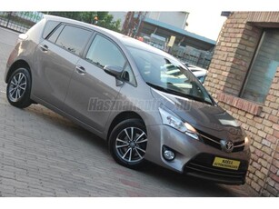 TOYOTA VERSO 1.6 D-4D Executive Digit AC // Tempomat // Alufelni // 1 tulajdonos! // Szervizkönyv !