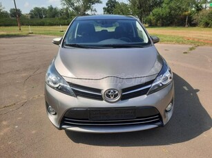 TOYOTA VERSO 1.6 D-4D Executive Skyview