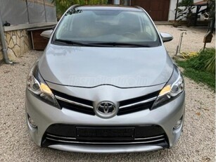 TOYOTA VERSO 1.6 Live Comfort Skyview Navi.Kamera.Tempomat.Bluetooth.Panorámatető.Vonóhorog.. Első tulajdonos!