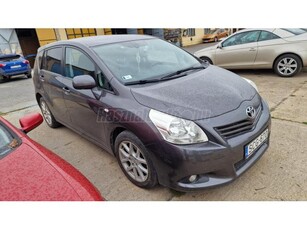 TOYOTA VERSO 2.0 D-4D Premium Verso AR2