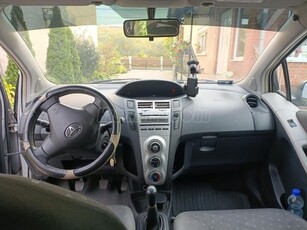 TOYOTA YARIS 1.0