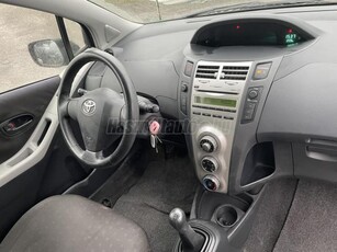 TOYOTA YARIS 1.0 Blue 74.e km