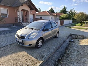 TOYOTA YARIS 1.0