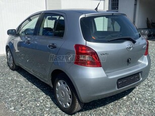 TOYOTA YARIS 1.3 Terra TÖRÉSMENTES-SZERVIZKÖNYV