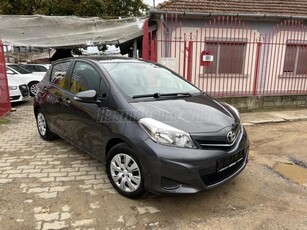 TOYOTA YARIS 1.33 Style VEZETETT SZERVIZKÖNYV! NAVIGÁCIÓ-KAMERA-TEMPOMAT