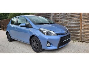 TOYOTA YARIS 1.5 HSD Live (Automata) 1 év vagy 25 000 km GARANCIA! csak TOYOTA szakszervizben szervizelt