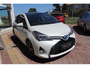 TOYOTA YARIS 1.5 VVT-i Hybrid Style e-CVT PANORÁMA/KAMERA/FÉLBŐR