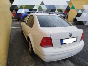 VOLKSWAGEN BORA 1.4 Comfortline