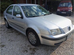 VOLKSWAGEN BORA 1.4 Comfortline