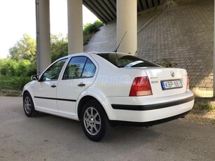 VOLKSWAGEN BORA 1.6 Comfortline