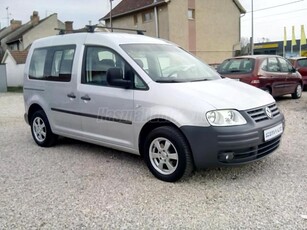 VOLKSWAGEN CADDY 1.6 Life Color Concept 7 Személy-V.-horog-Radar!Friss Műszaki!