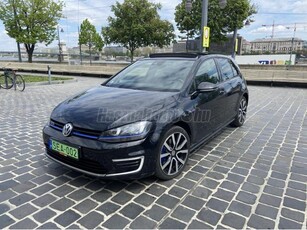 VOLKSWAGEN GOLF 1.4 TSI GTE Plug-In-Hybrid DSG PANORÁMATETŐ. SÁVTARTÓ. ÜLÉSFŰTÉS. ÚJ AKKUPAKK. ÚJ TÉLI + ÚJ PIRELLI NYÁRI GUMIK