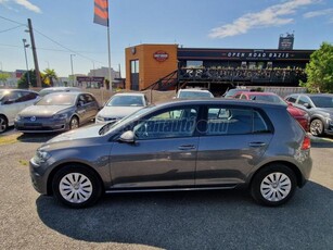 VOLKSWAGEN GOLF 1.6 CRDI. SZÍNES NAGY NAVI. SÉRÜLÉS MENTES