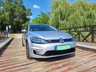 VOLKSWAGEN GOLF e-Golf Magánszemély. Garancia. 13 e km! Hőszivattyú.Tempomat.Ülésfűtés.Villámtöltő.Kame