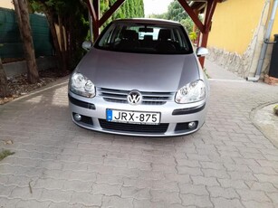 VOLKSWAGEN GOLF V 1.6 Comfortline