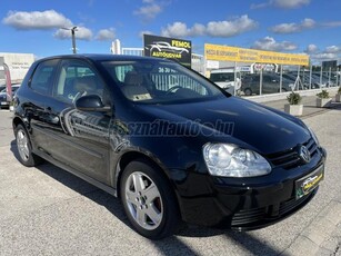 VOLKSWAGEN GOLF V 1.6 Comfortline Moi! Vezetett szervizkönyv! Megkímélt!