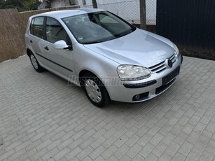 VOLKSWAGEN GOLF V 1.6 Perfekt 129e km