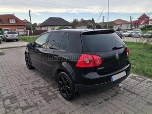 VOLKSWAGEN GOLF V 1.6 Perfekt