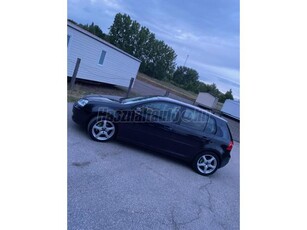 VOLKSWAGEN GOLF V