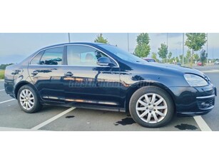 VOLKSWAGEN JETTA 1.4 TSI Comfortline