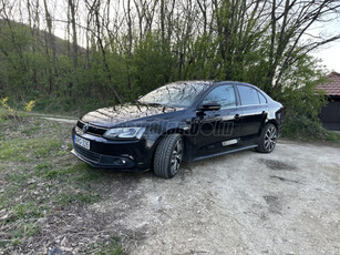 VOLKSWAGEN JETTA 1.4 TSI Highline DSG Hybrid