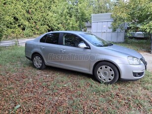 VOLKSWAGEN JETTA 1.6 Comfortline