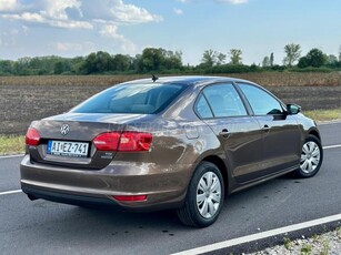 VOLKSWAGEN JETTA VI 1.6 CR TDI Comfortline 160E KM/ELSŐ TULAJ/SÉRÜLÉSMENTES/SZ.KÖNYV/ÜLÉSFŰTÉS