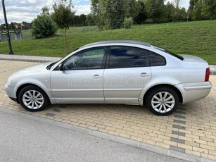 VOLKSWAGEN PASSAT 1.9 TDI Highline