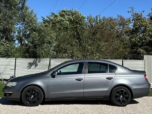 VOLKSWAGEN PASSAT 2.0 PD TDI Sportline MO-i! SZ.KÖNYV! D.KLÍMA! TEMPOMAT!