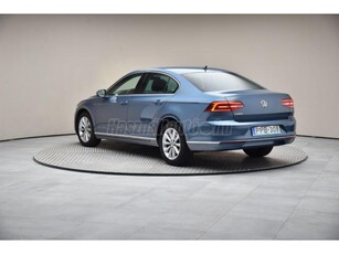 VOLKSWAGEN PASSAT VIII 2.0 TDI BMT Highline DSG MAGYAR-1.TUL-LED-NAVI-ALCANTARA-Ü.FŰTÉS-KAMERA-P.RADAR!