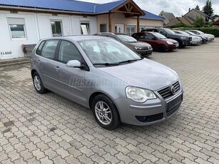 VOLKSWAGEN POLO IV 1.2 55 Trendline Vezetett szervizkönyv Új vezérlés