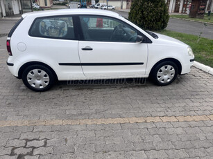 VOLKSWAGEN POLO IV 1.2 60 Trendline