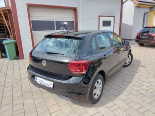 VOLKSWAGEN POLO VI 1.0 MPI Comfortline SZERVIZKÖNYV. 1.TULAJ. PARKOLÓRADAR. TEMPOMAT. ÜLÉSFŰTÉS