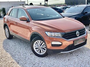 VOLKSWAGEN T-ROC 1.6 TDI SCR Style NAVI / VONÓHOROG / ALACSONY FOGYASZTÁS / 1 ÉV GARANCIA!!