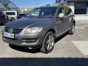 VOLKSWAGEN TOUAREG 3.0 V6 TDI Tiptronic ic LÉGRUGÓ.NAVI.ÜVEGTOLÓTETŐ.VONÓHOROG.19ZOLL