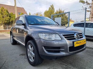 VOLKSWAGEN TOUAREG 3.0 V6 TDI Tiptronic ic MEGKIMÉLT.RENDSZERESEN KARBANTARTOTT CSALÁDI AUTÓ!!