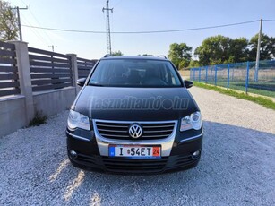 VOLKSWAGEN TOURAN 1.4 TSi Highline Szép és jó állapot! Jól felszerelt! Csere-beszámítás!