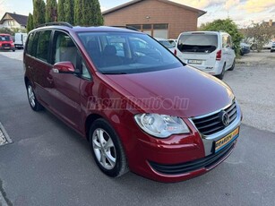 VOLKSWAGEN TOURAN 1.6 Conceptline SZ.KÖNYV 2X DIGIT KLÍMA TEMPOMAT ESP VONÓHORGOS 210E KM