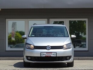 VOLKSWAGEN TOURAN 1.6 CR TDI Comfortline DSG [7 személy] DIGIT-MAGYARORSZÁGI-SZERVÍZKÖNYV