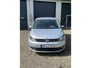 VOLKSWAGEN TOURAN 1.6 CR TDI Trendline BlueMotion Vezetett szervizkönyv 210 000-ig