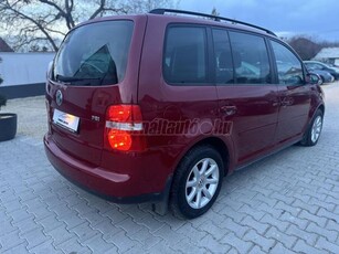 VOLKSWAGEN TOURAN 1.6 FSI Highline PARKRADAR/ FRISS MŰSZAKI