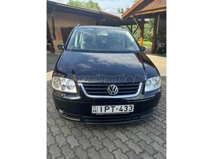 VOLKSWAGEN TOURAN 1.6 FSI Trendline