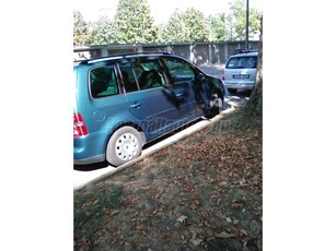 VOLKSWAGEN TOURAN 1.6 FSI Trendline