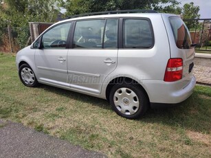 VOLKSWAGEN TOURAN 1.6 FSI Trendline Tiptronic ic