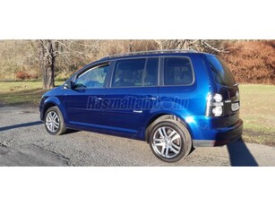 VOLKSWAGEN TOURAN 1.9 PD TDi Highline Family Freestyle 7 Személyes