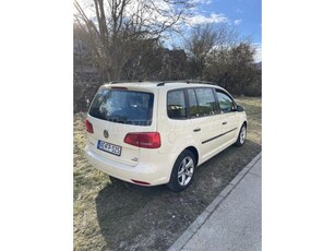 VOLKSWAGEN TOURAN 2.0 CR TDI Comfortline DSG [7 személy]