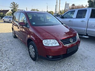 VOLKSWAGEN TOURAN 2.0 FSI Highline